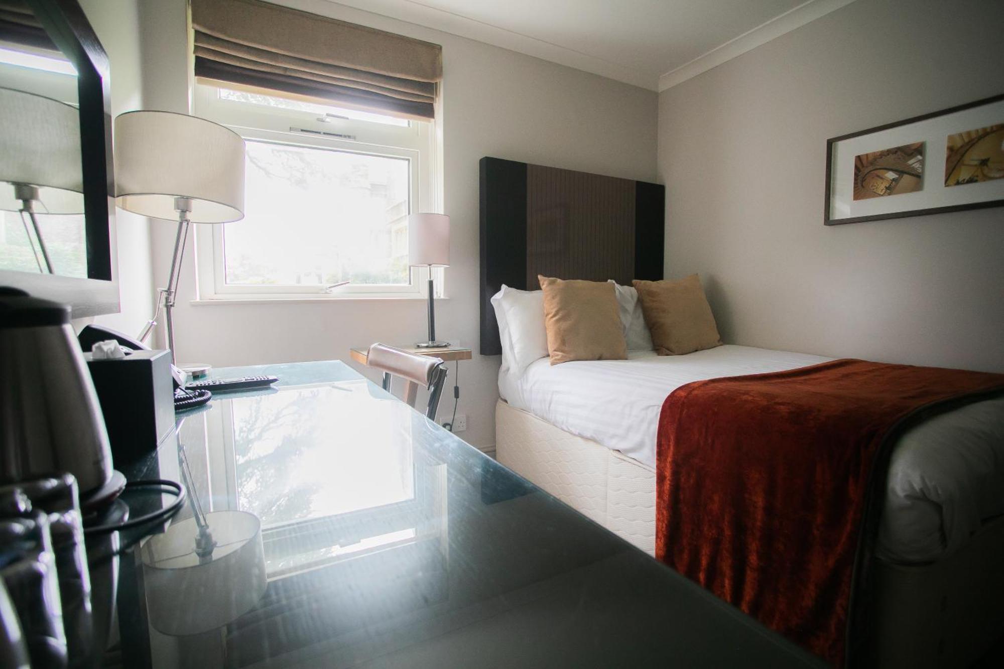 فندق Hartsfield Manor دوركينغ الغرفة الصورة